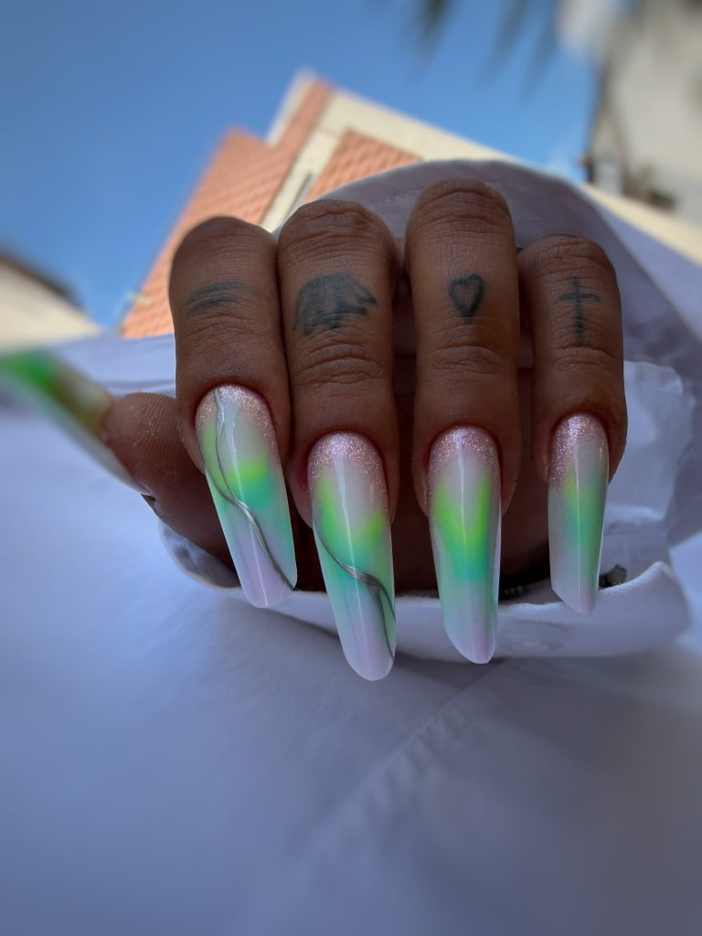 carla pg Nails worms